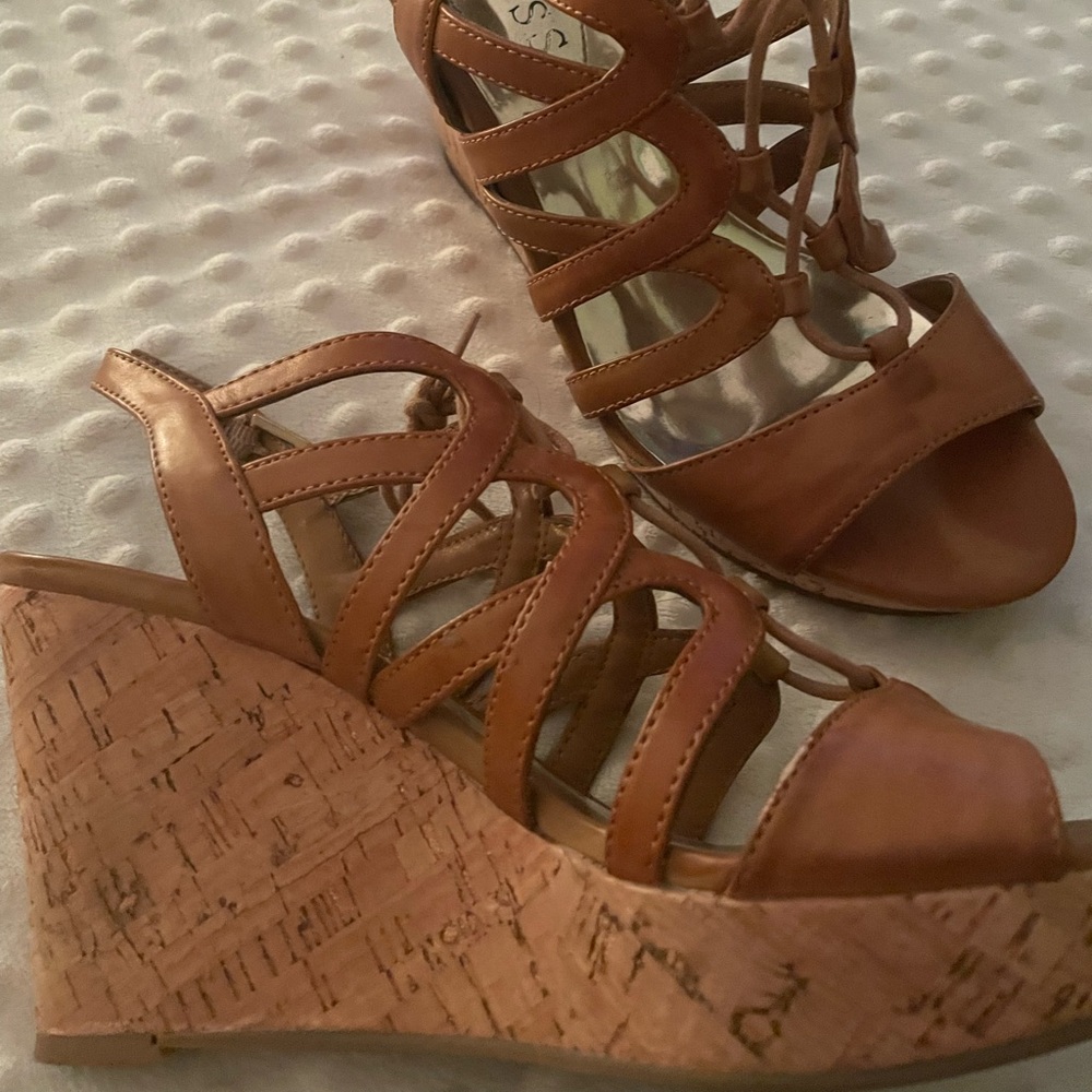 Tan wedges by guess- barely worn